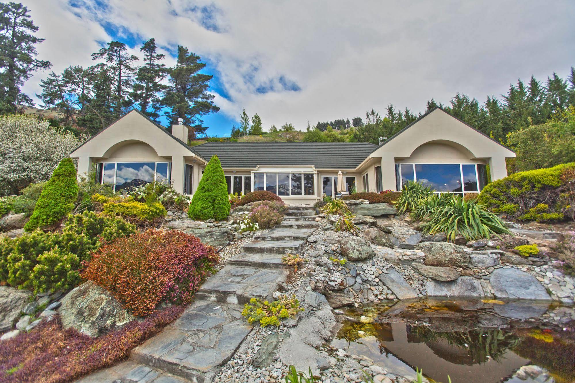 The Shan'S Lodge Queenstown Bagian luar foto